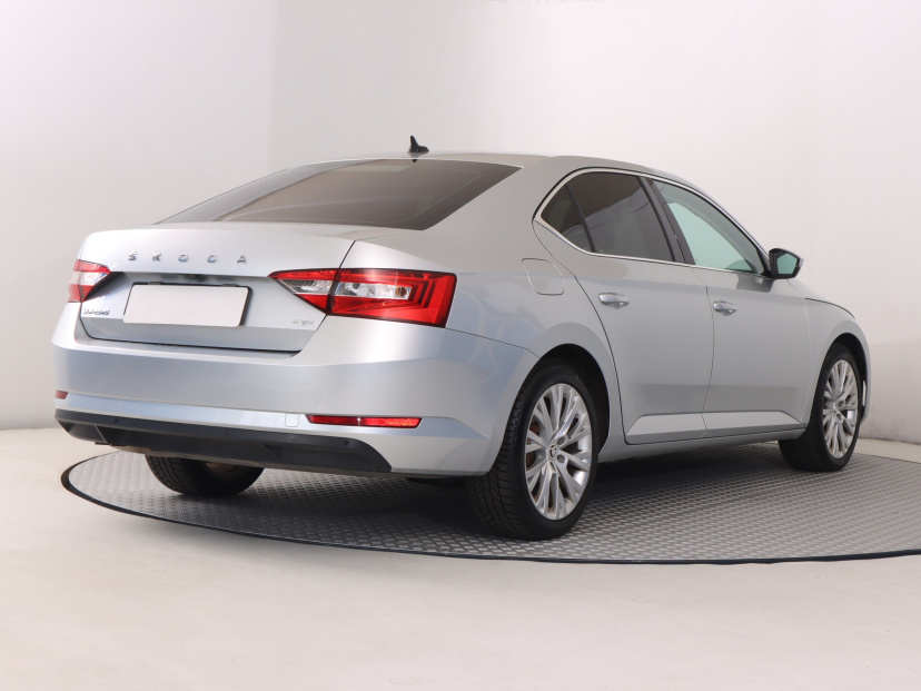 Škoda Superb, 2021