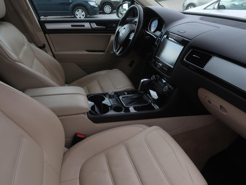 Volkswagen Touareg, 2010