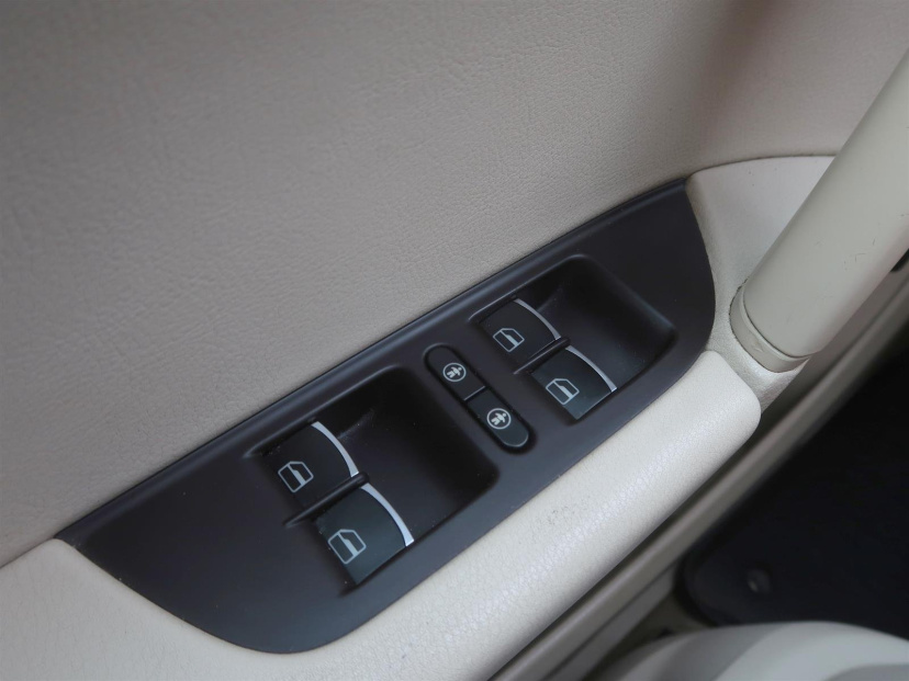 Volkswagen Touareg, 2010