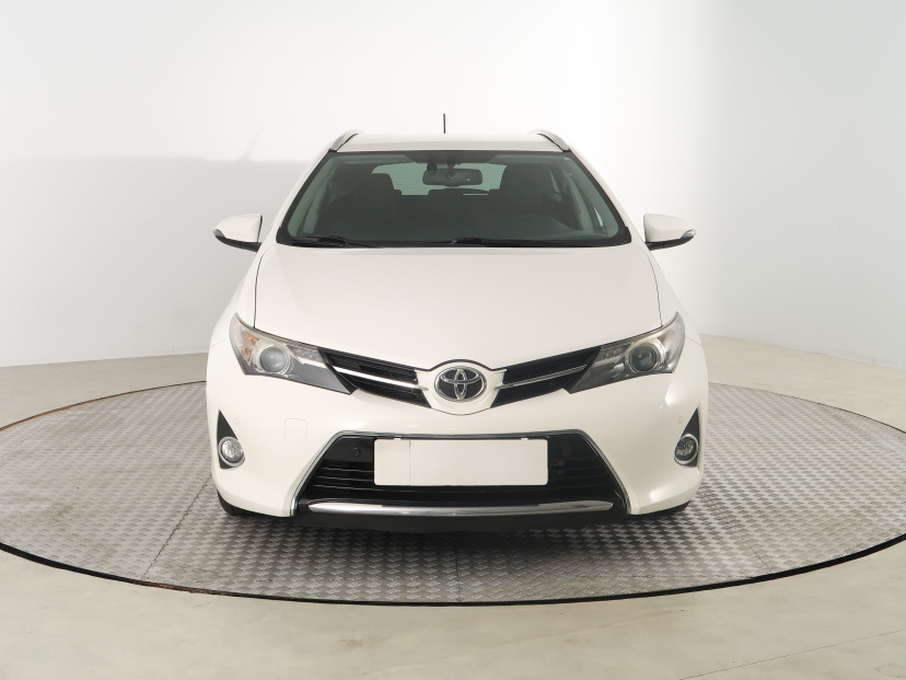 Toyota Auris, 2013