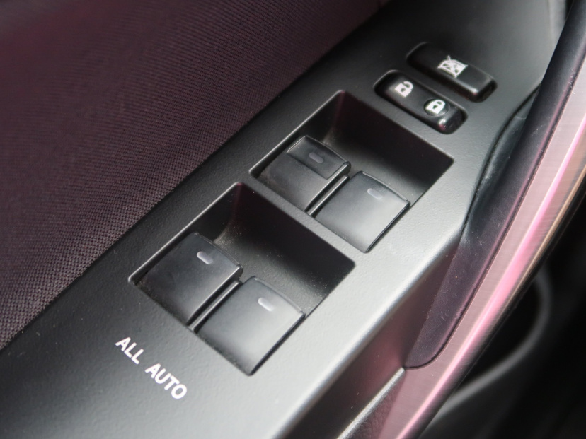 Toyota Auris, 2013