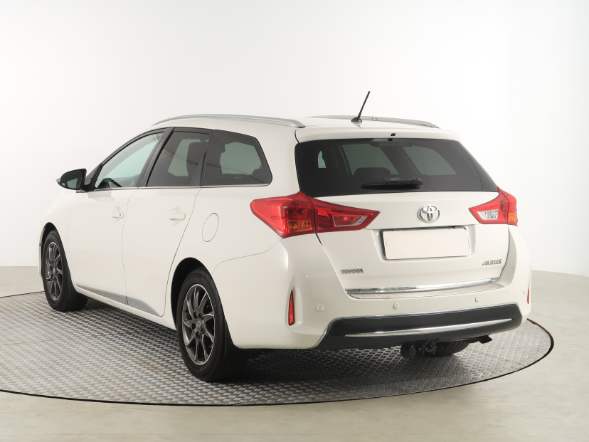 Toyota Auris, 2013