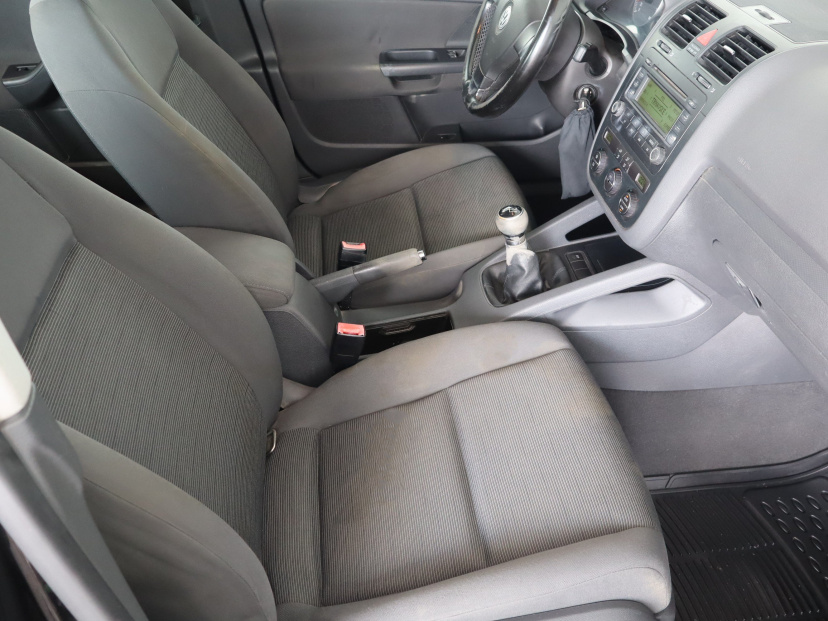 Volkswagen Golf, 2005