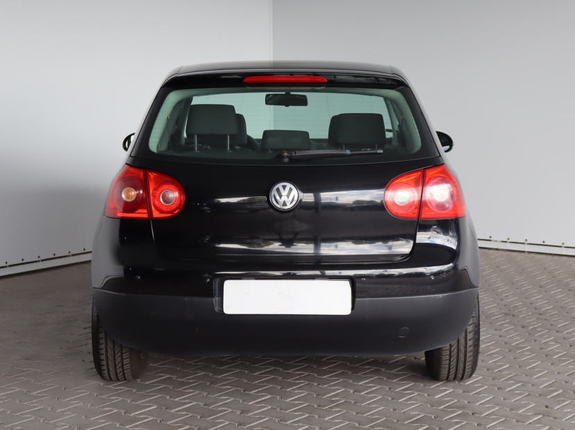 Volkswagen Golf, 2005