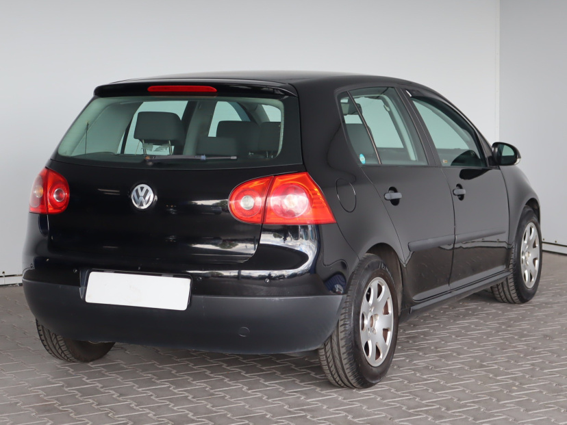 Volkswagen Golf, 2005