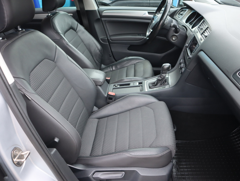 Volkswagen Golf, 2016
