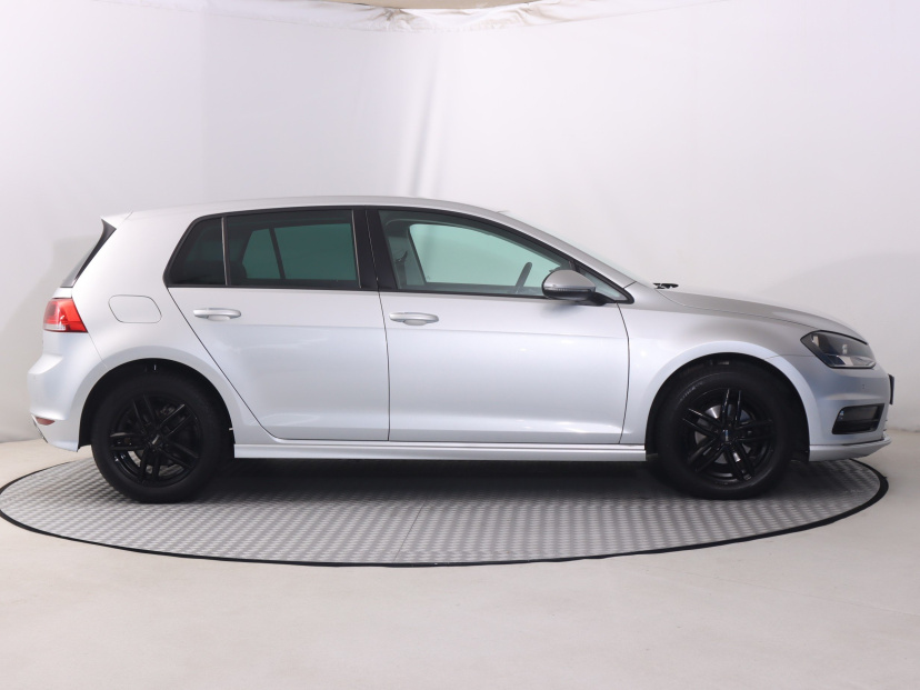 Volkswagen Golf, 2016