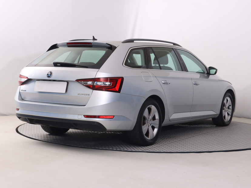 Škoda Superb, 2016