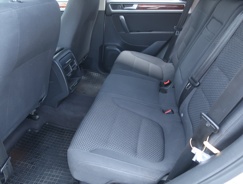 Volkswagen Touareg, 2010