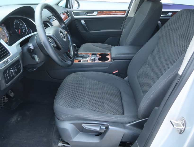 Volkswagen Touareg, 2010