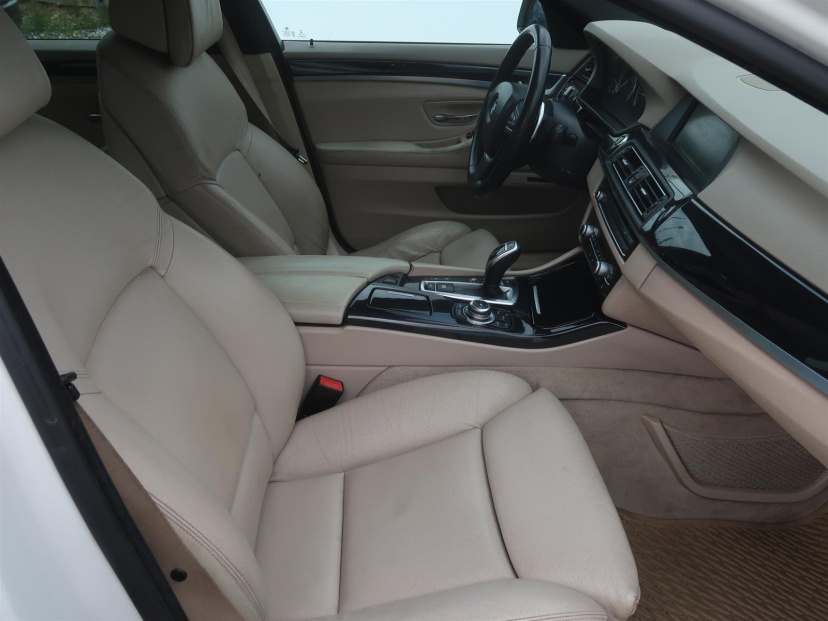 BMW 5, 2011