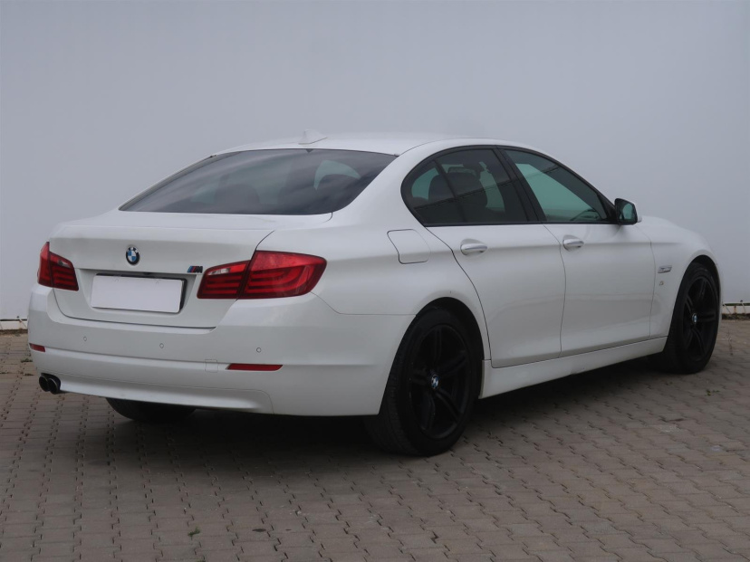 BMW 5, 2011