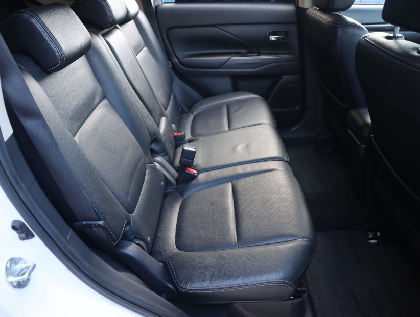Mitsubishi Outlander, 2016