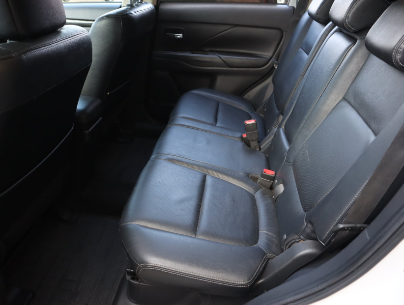 Mitsubishi Outlander, 2016