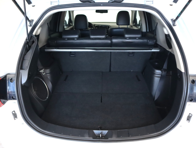 Mitsubishi Outlander, 2016