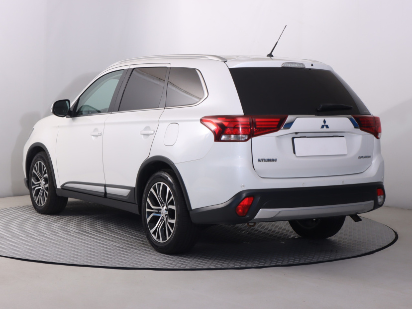 Mitsubishi Outlander, 2016