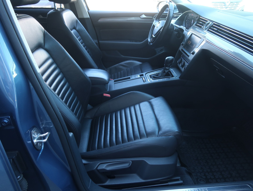 Volkswagen Passat, 2016
