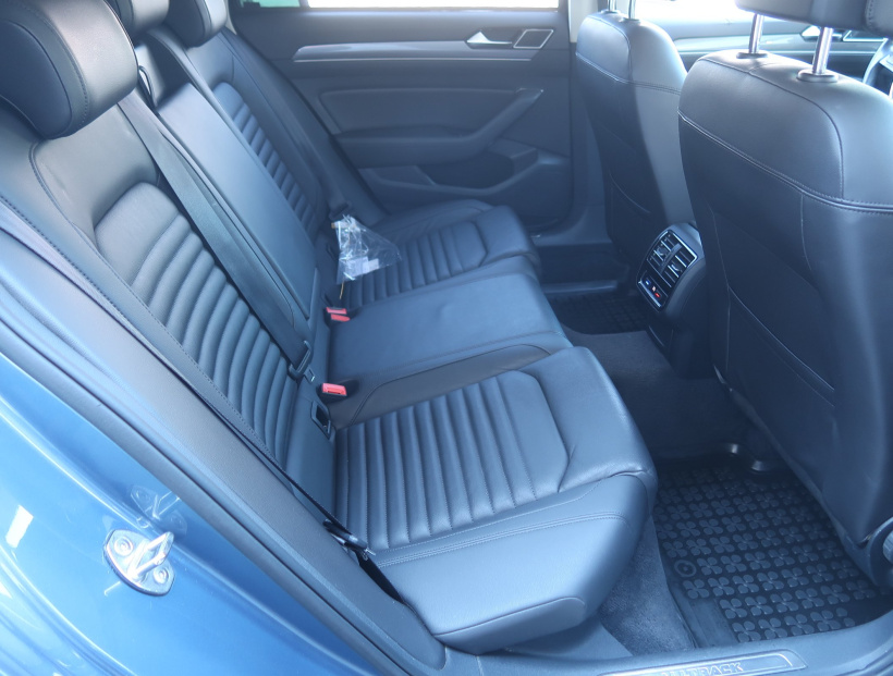 Volkswagen Passat, 2016