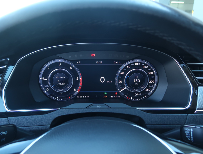 Volkswagen Passat, 2016