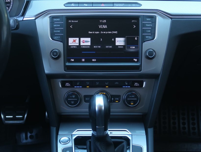 Volkswagen Passat, 2016