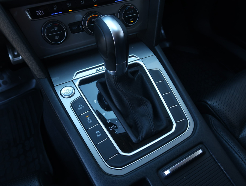Volkswagen Passat, 2016
