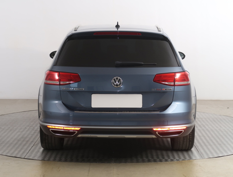 Volkswagen Passat, 2016