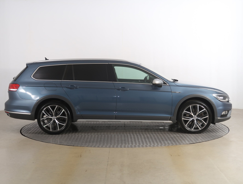 Volkswagen Passat, 2016