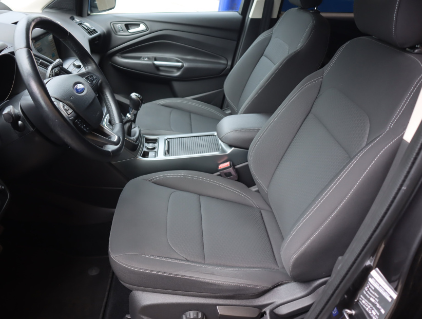 Ford Kuga, 2017