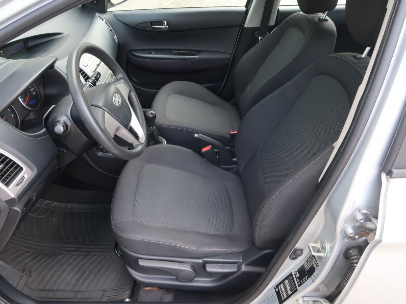 Hyundai i20, 2011