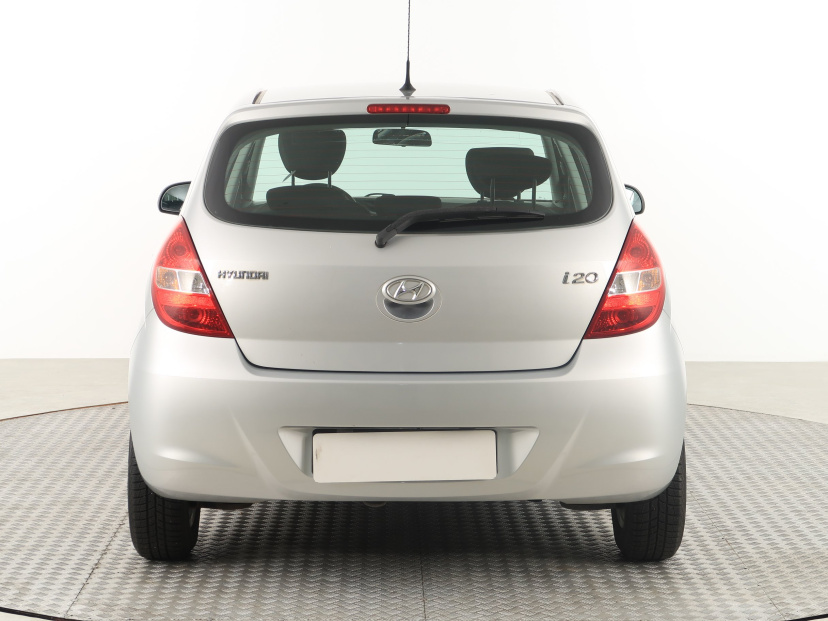 Hyundai i20, 2011