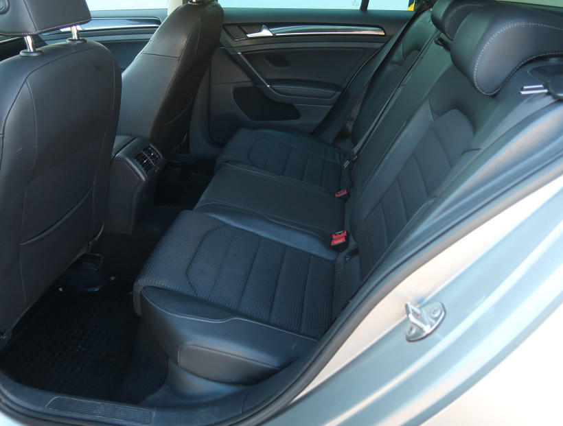 Volkswagen Golf, 2013