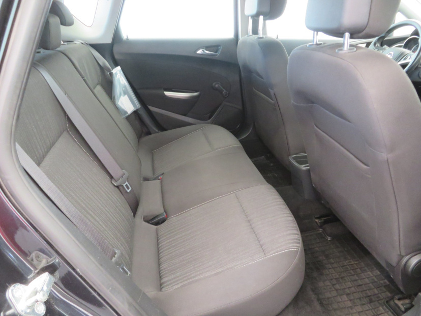 Opel Astra, 2012