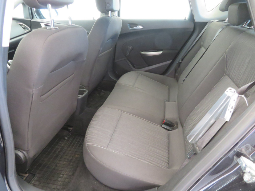 Opel Astra, 2012