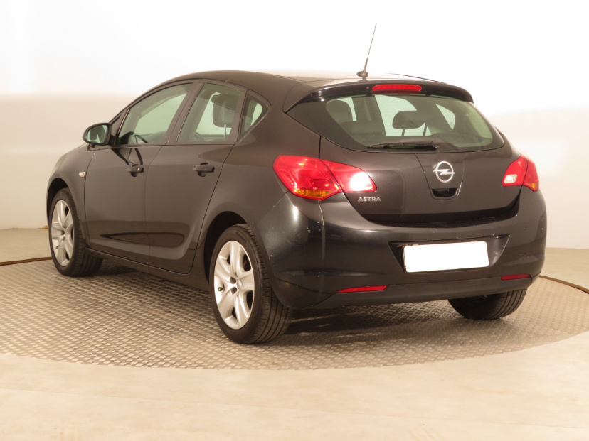 Opel Astra, 2012