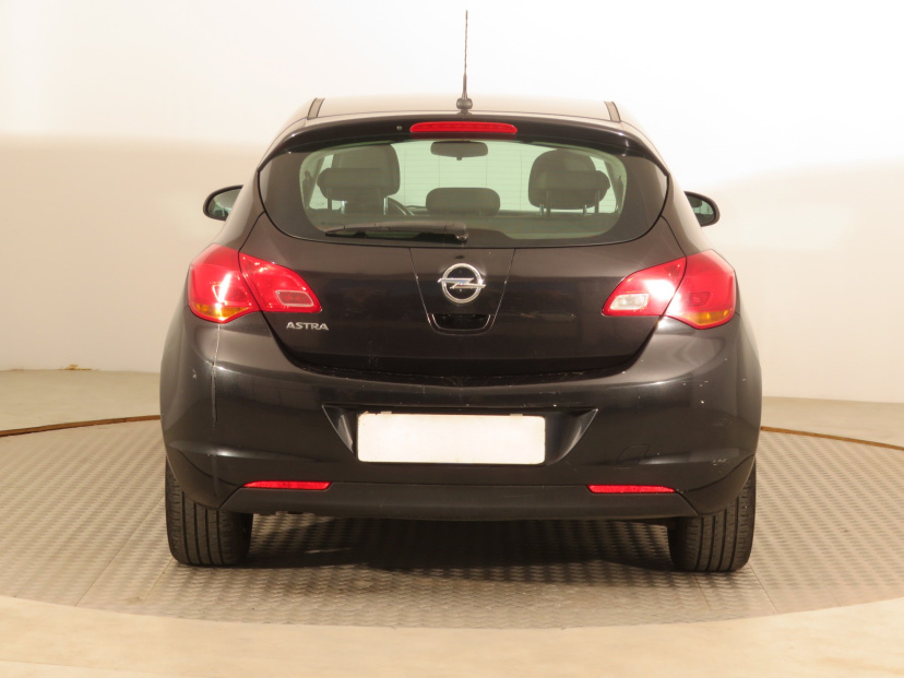 Opel Astra, 2012