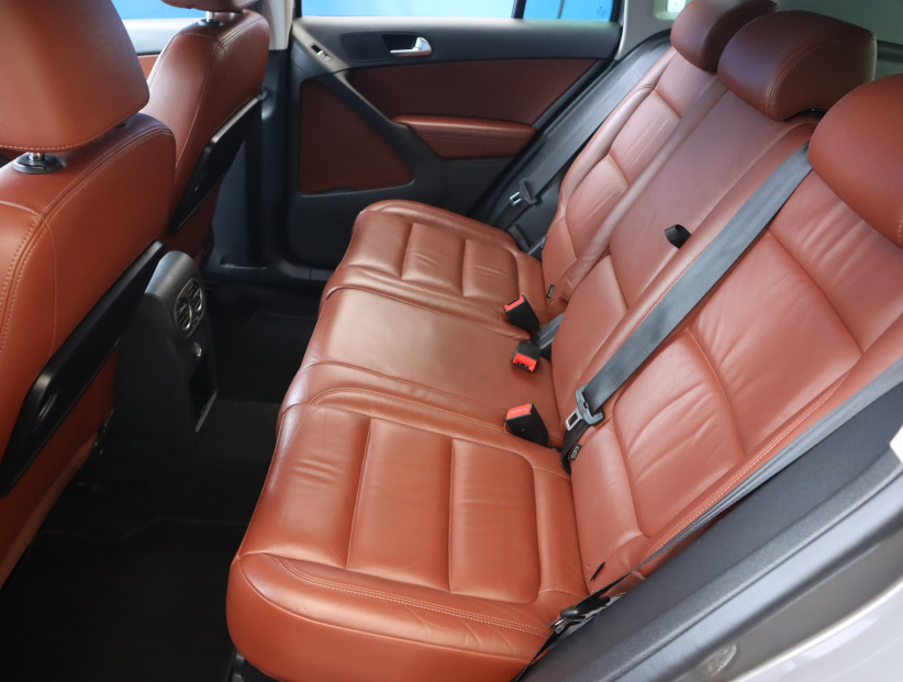 Volkswagen Tiguan, 2011