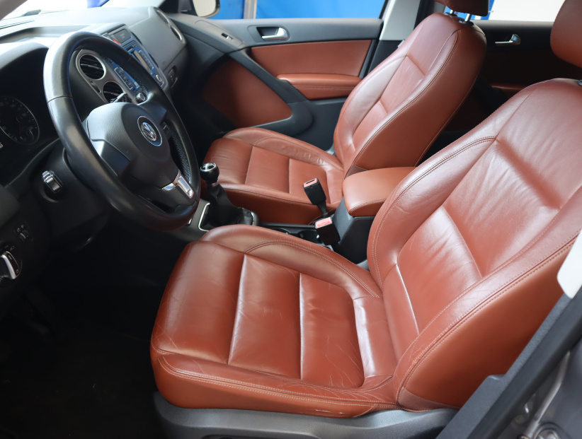 Volkswagen Tiguan, 2011