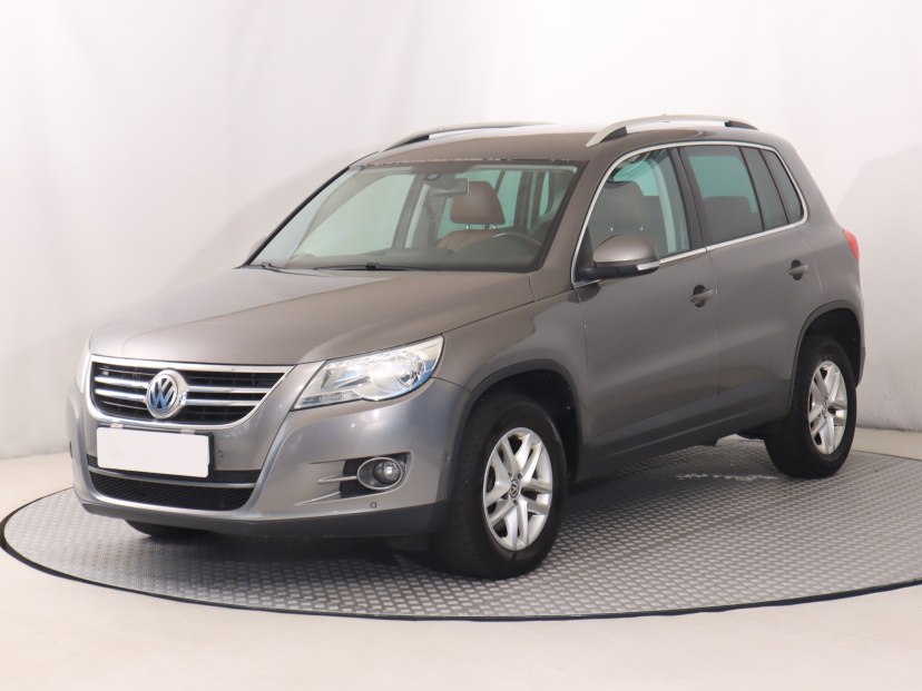 Volkswagen Tiguan, 2011