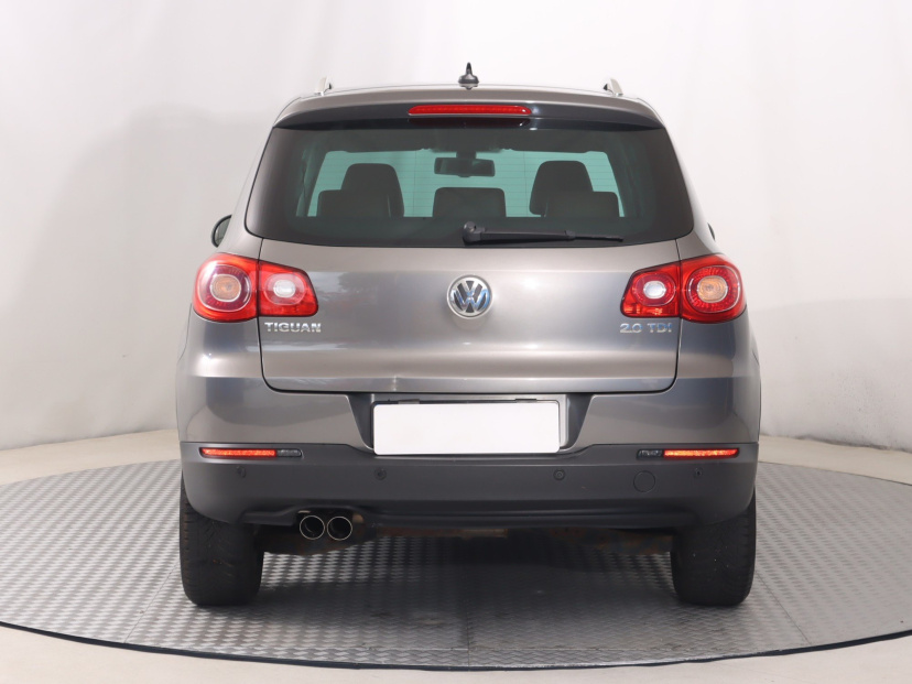 Volkswagen Tiguan, 2011