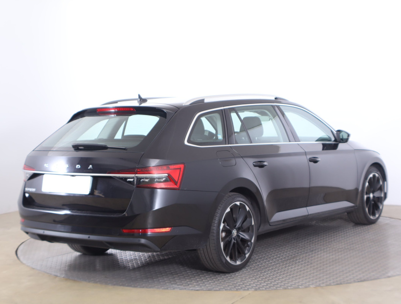 Škoda Superb, 2021