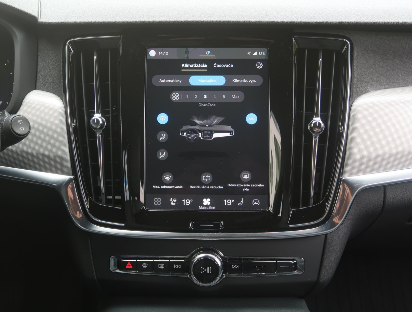 Volvo V90 Cross Country, 2022