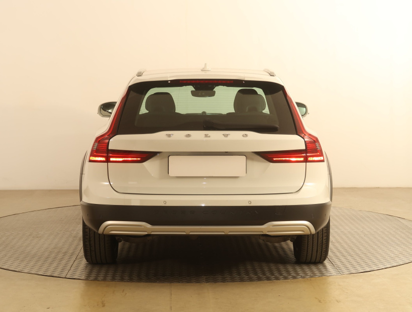 Volvo V90 Cross Country, 2022