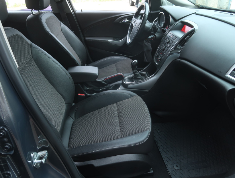Opel Astra, 2014