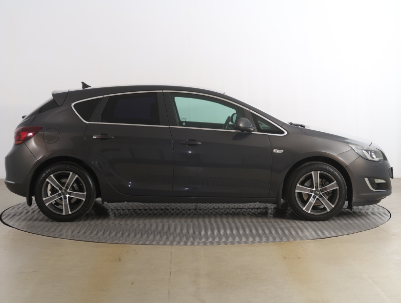 Opel Astra, 2014