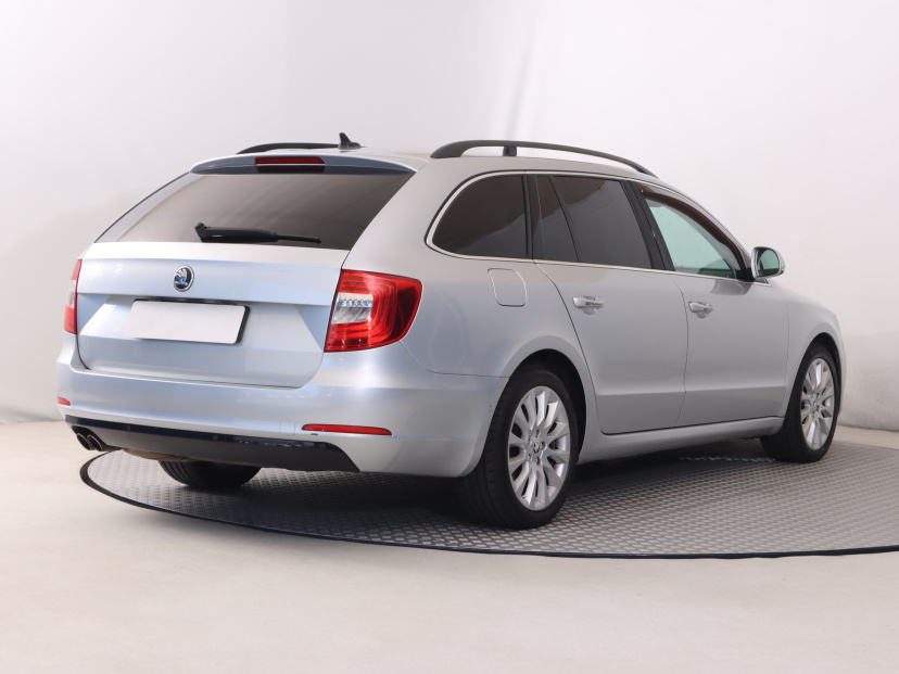 Škoda Superb, 2014