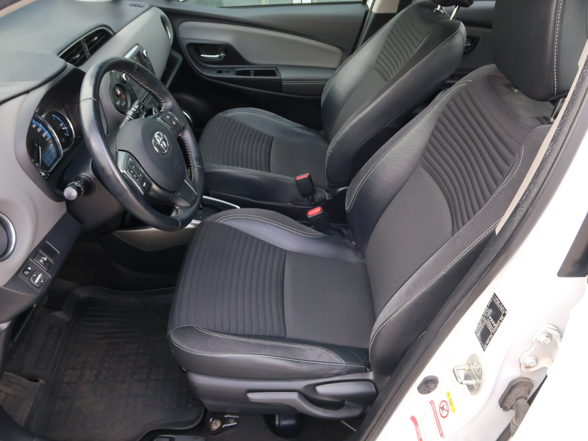 Toyota Yaris, 2015