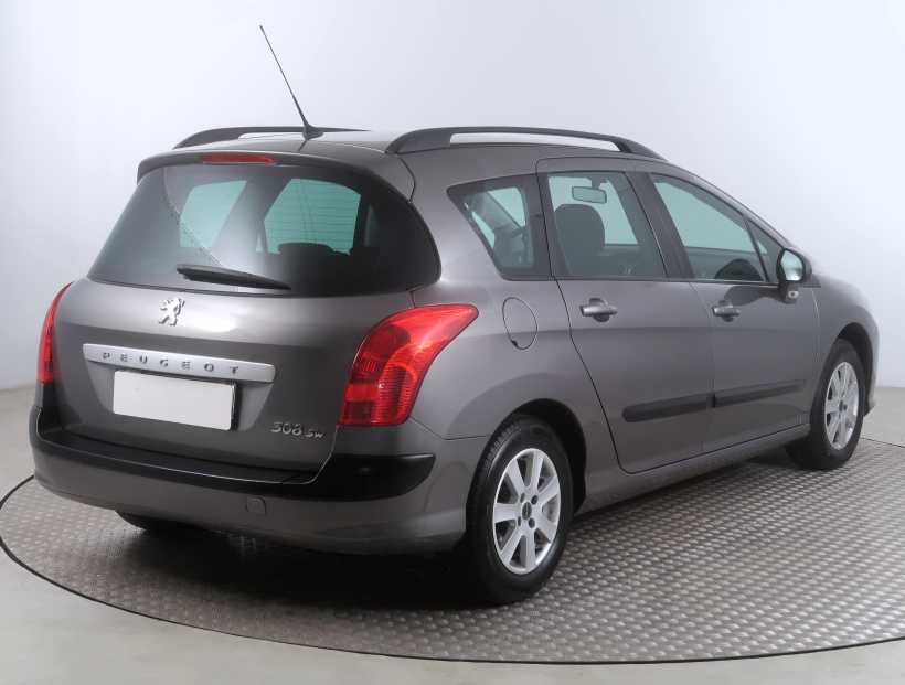 Peugeot 308, 2009