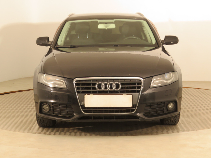 Audi A4, 2011