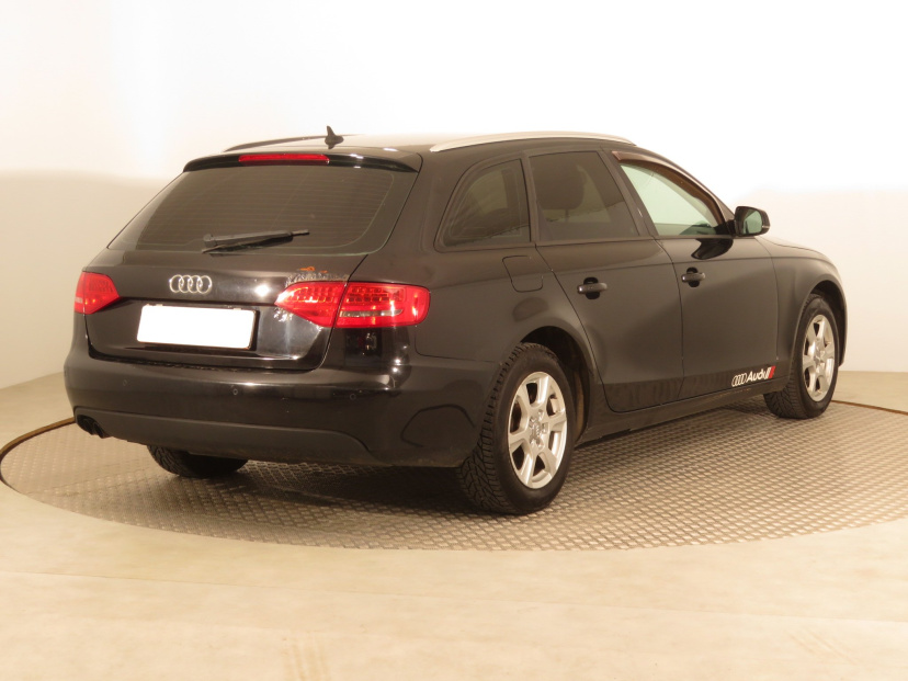 Audi A4, 2011
