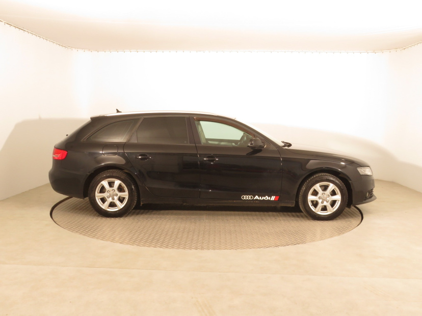 Audi A4, 2011